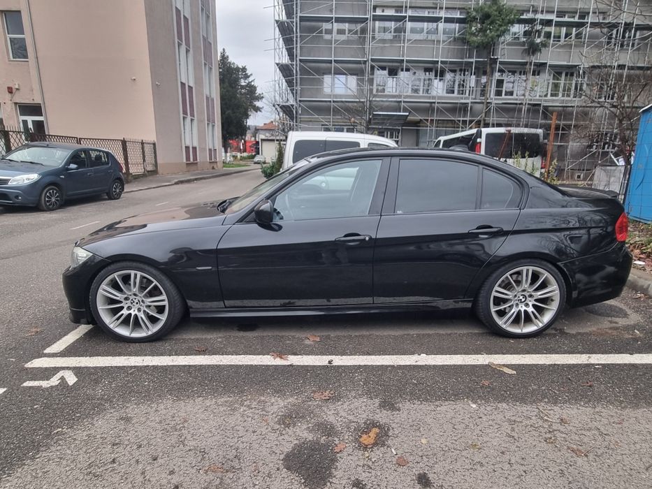 BMW 318i 2009 Facelift