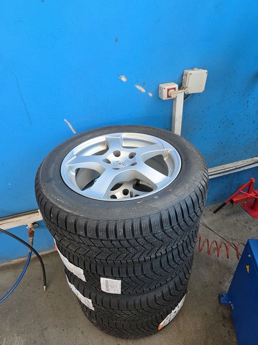Jante ford focus 215 55 16 anvelope noi