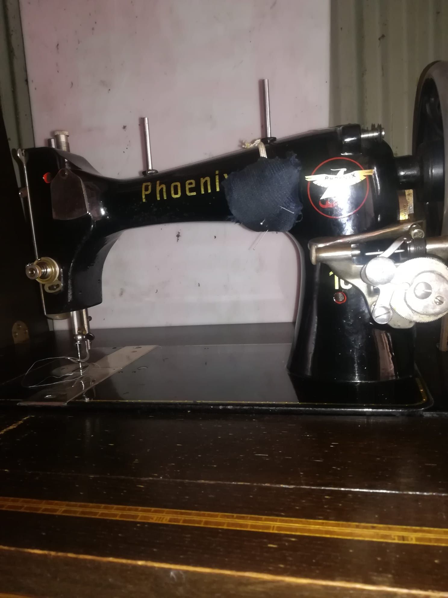 Masina de cusut Phönix