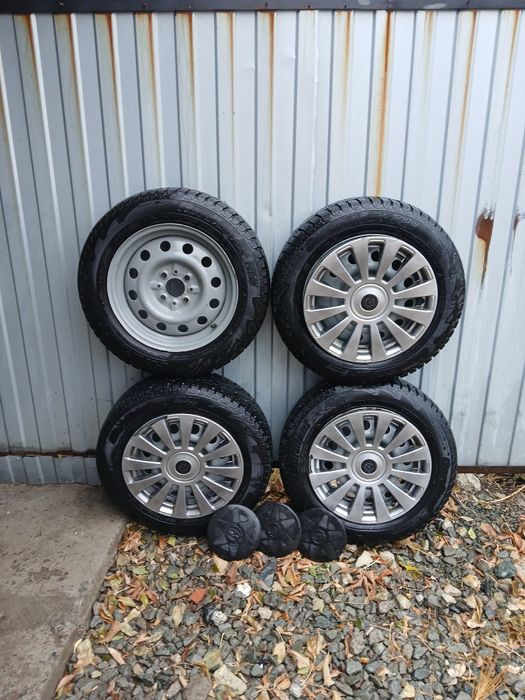 Продам зимние шины с дисками 165 65 R 14. В хорошем состоянии