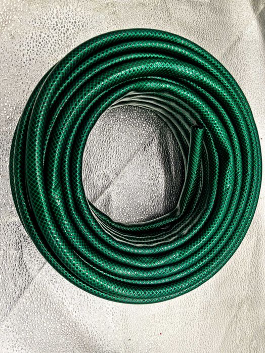 Furtun gradina armat 20 m cu accesorii 59 lei