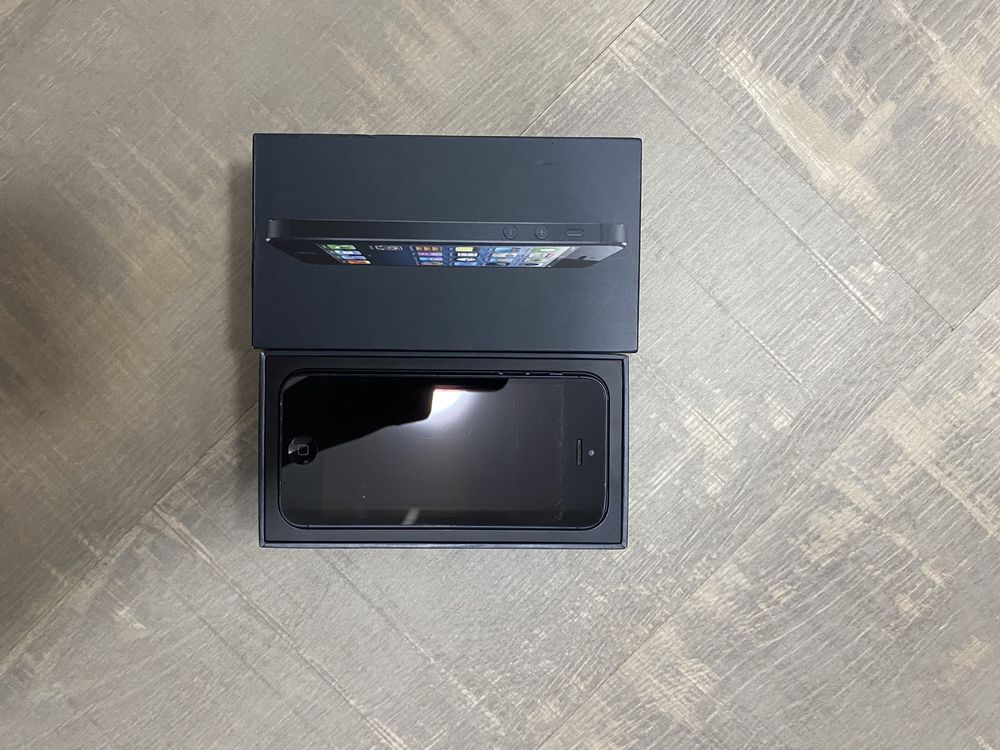 iPhone 5 S black