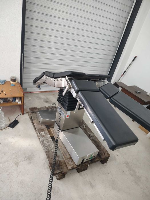 Операционна маса Maquet