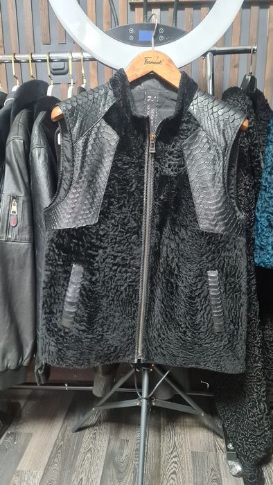 Мужская жилетка из натурального меха