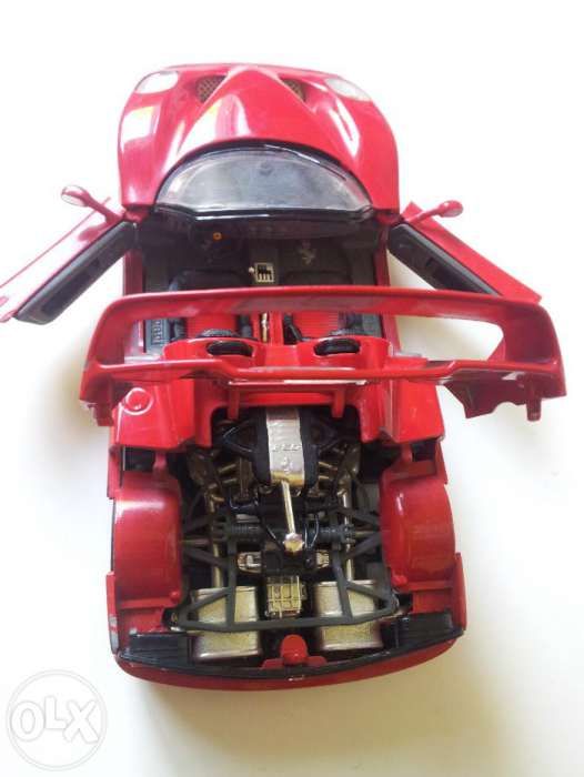 Macheta Ferrari F50 (1995) Burago 1/24
