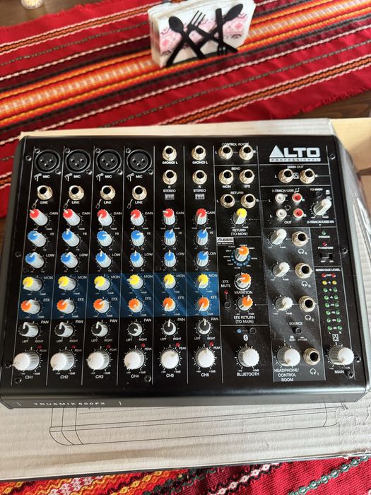Смесителен пулт ALTO TRUEMIX 800FX