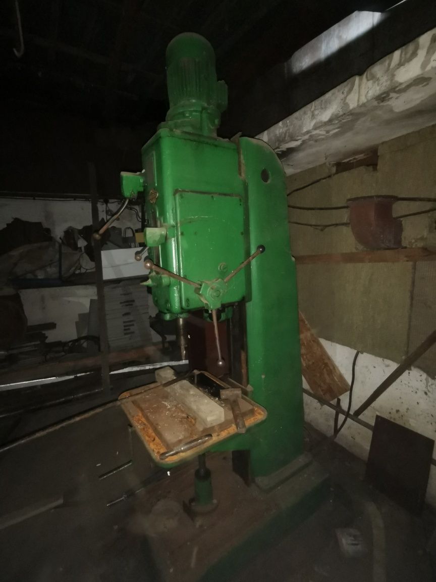 Mașina de gaurit industriala G25