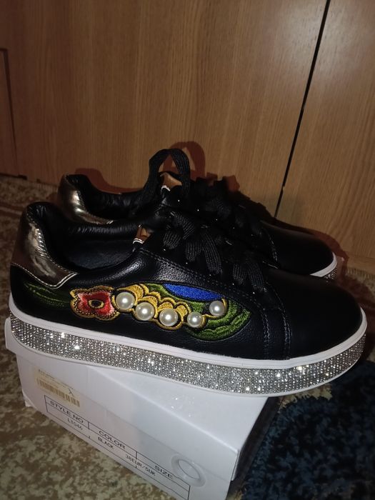 Adidasi noi 50 lei bucata