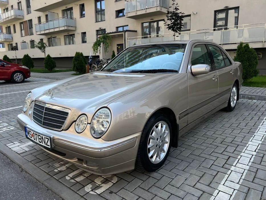 Mercedes-Benz E Mercedes W210 - 2.2 - 2000