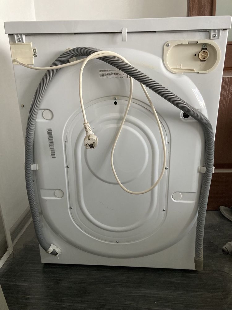 Продам стиральную машину Indesit