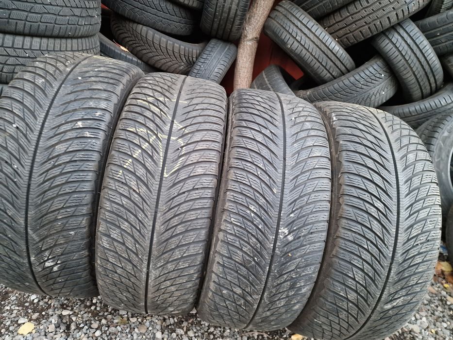 Anvelope 235/45R18 marca Michelin, DOT 2020, 6 mm