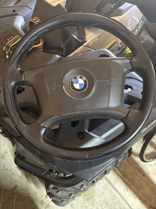 Volan e 46 pretul este usor neg