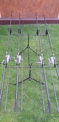 Set 4 Lansete 3,90m,2 segm+4 Mulinete+Rod Pod+Senzori