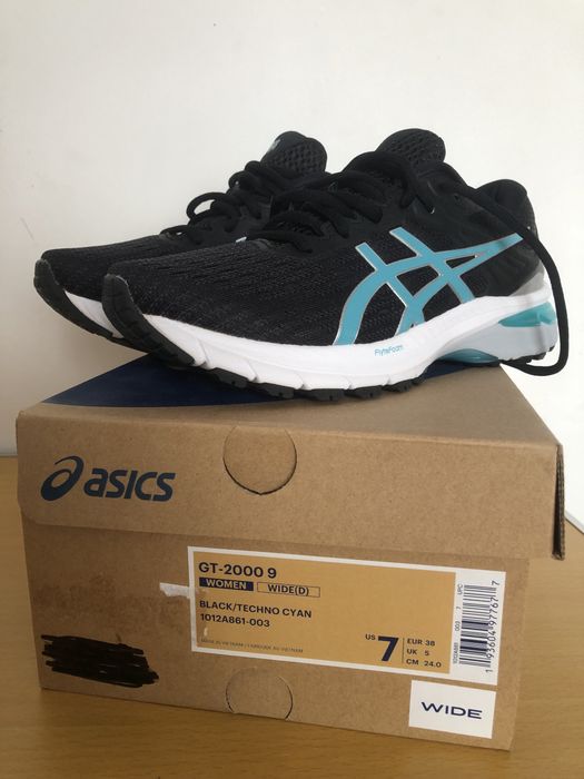 Adidasi ASICS in stare perfecta