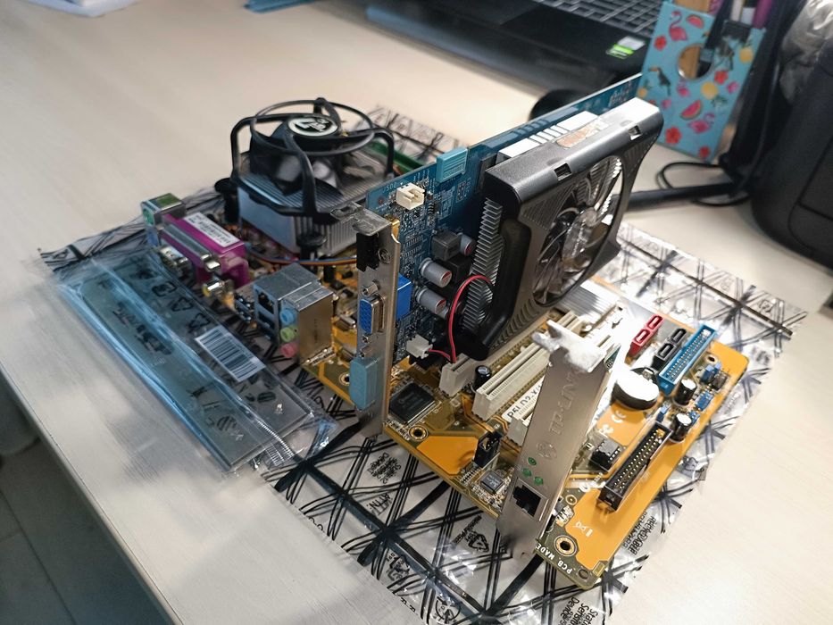KIT placa de baza, procesor, cooler, ram, placa video si de retea