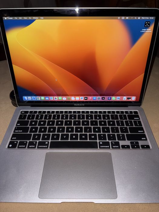 MacBook Air 13″ 2020, M1 8 Cores, 8 GB, 7 core GPU