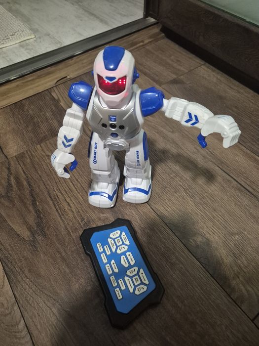 Robot Inteligent AKU SMART