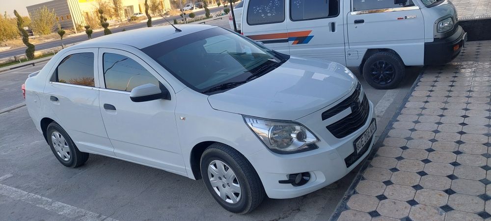 Kobalt avtomashinasi sotiladi