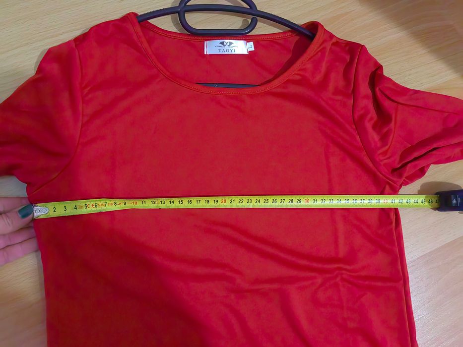 Стилна дамска рокля с панделка на ръкавите