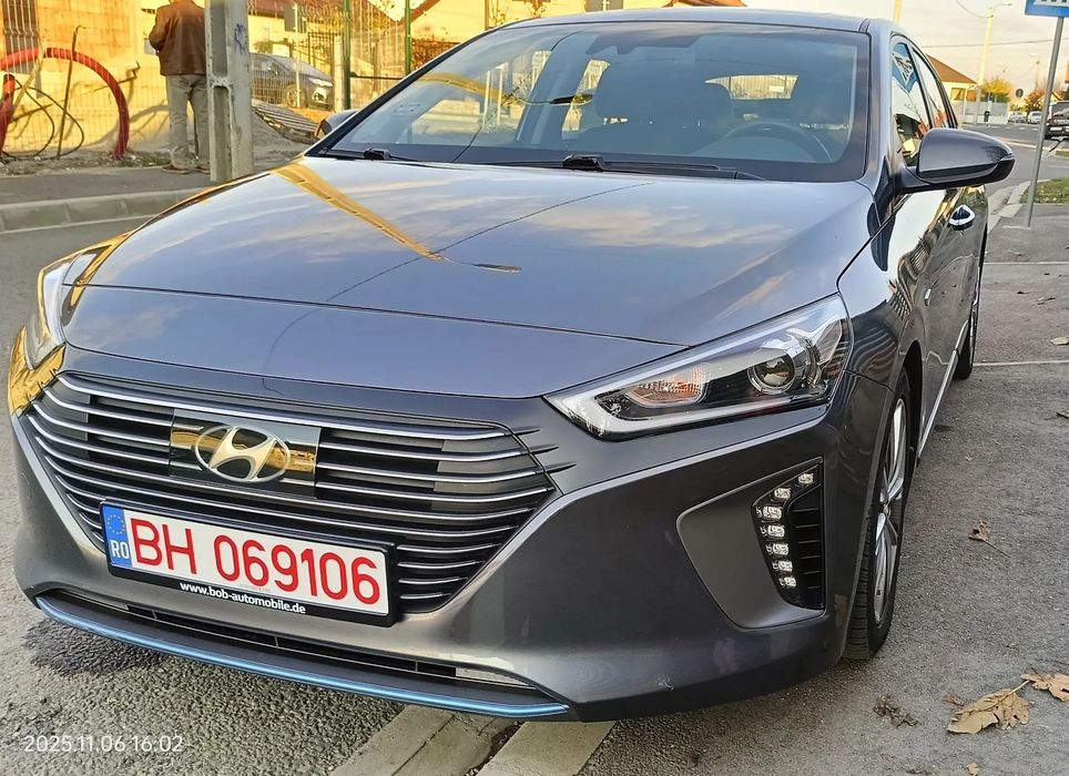 Hyundai IONIQ Hyundai Ioniq 1.6 Style Hybrid, 90 211 Km, carte service