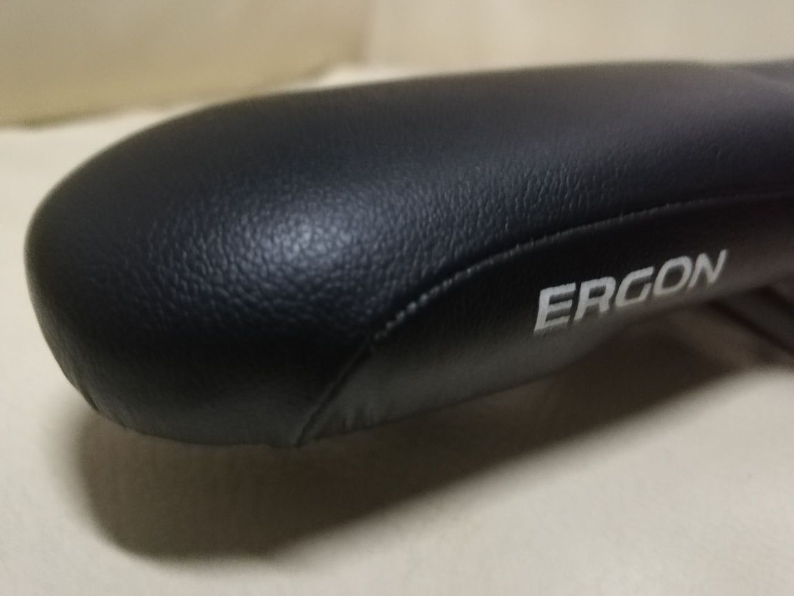 Продавам удобна немска седалка Rotwild Ergon