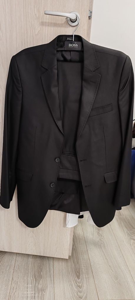 Costum Negru Hugo Boss masura M