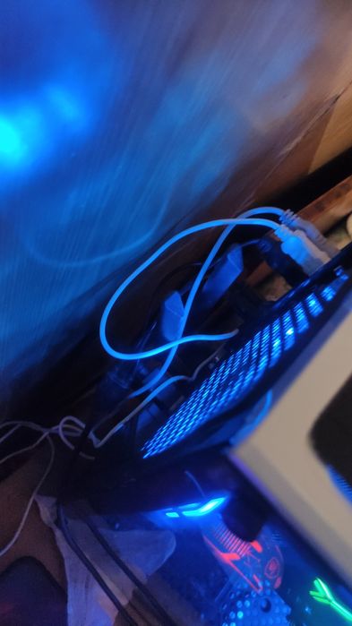 Игровой компьютер мощный тянет буквально все игры на максималках