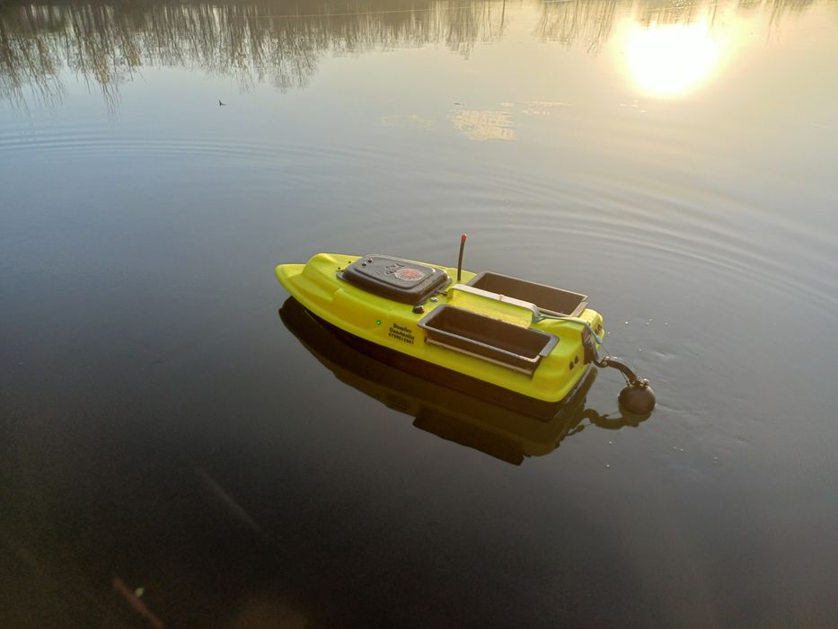 Navomodel viteza cu autopilot și sonar