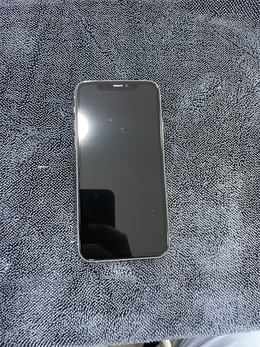 Телефон iPhone 11 pro 64 GB
