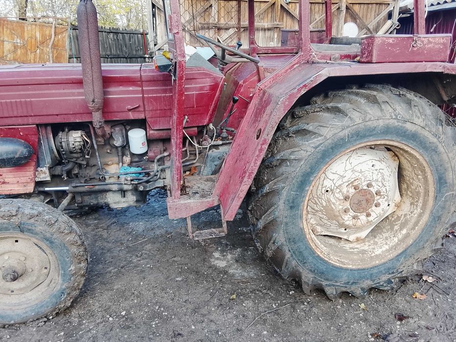 Tractor universal 445