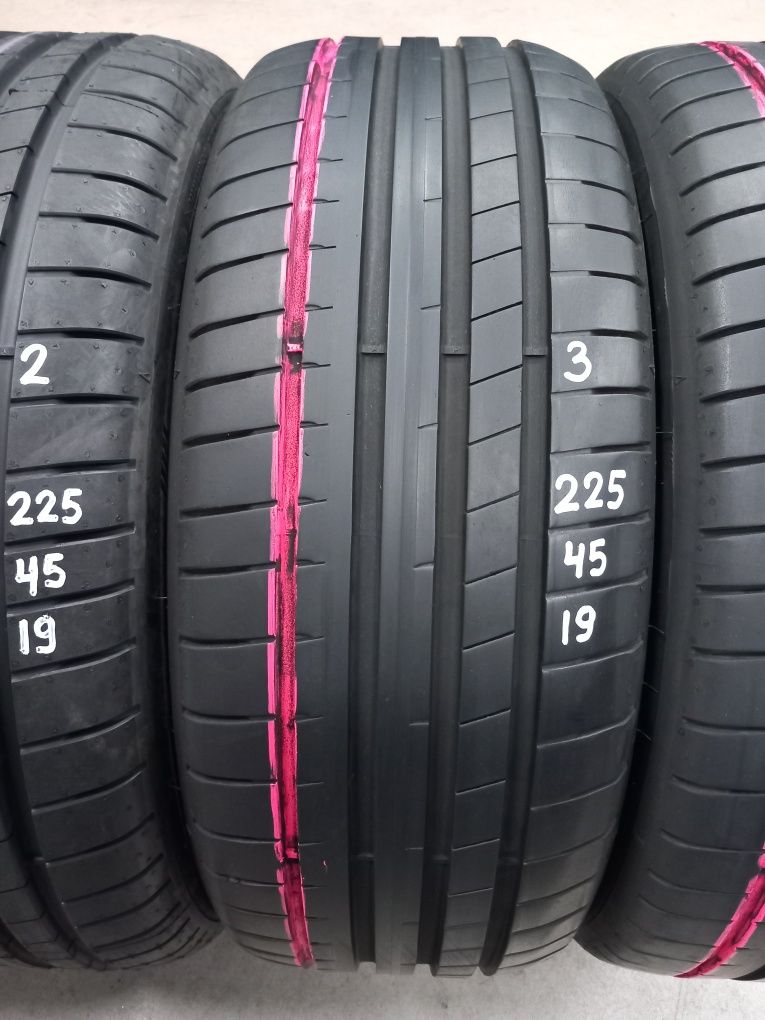 225/45R19 92W 4бр.DUNLOP SPORT MAXX (RSC)  BMW  Неразличи от НОВИ