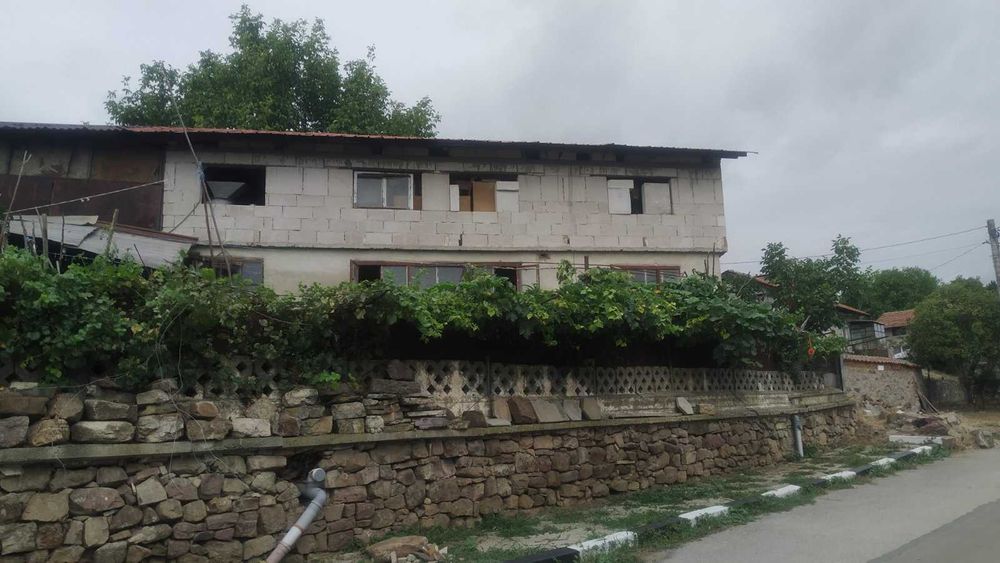 Продавам къща в с.Желява гр.София