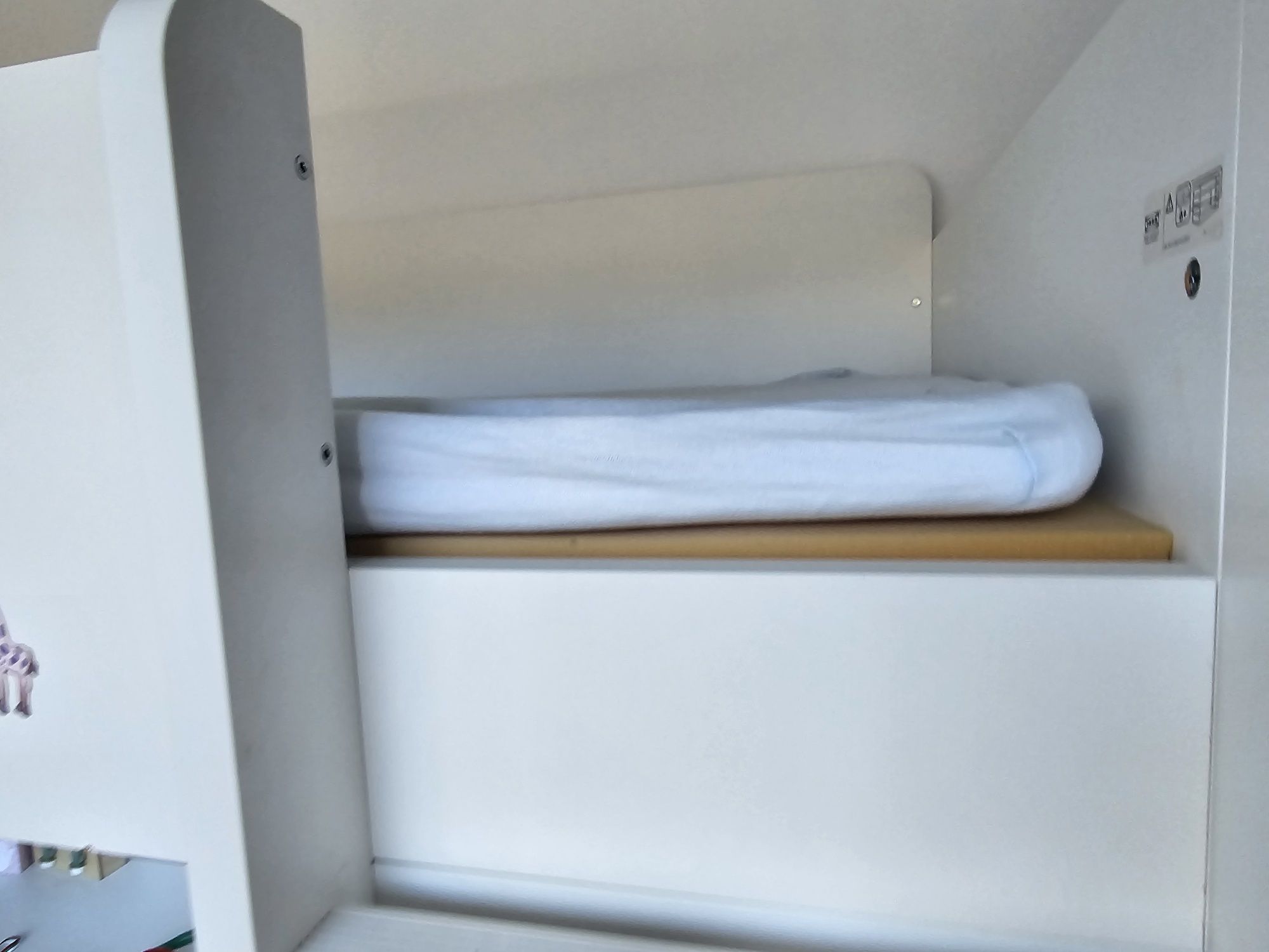 Легло с надстройка Икеа и бюро