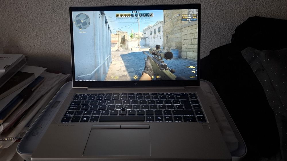 Laptop Gaming Ultra 2025 Hp Ryzen 5 12 Thread-uri cu CS2!