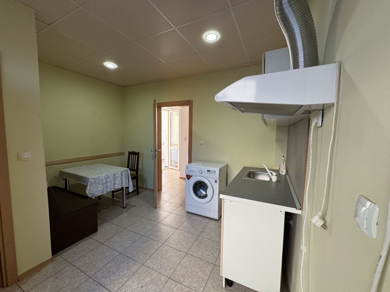 Продава се Двустаен апартамент в Плевен, Сторгозия - 63 кв.м за 1524 €/кв.м - Снимка #14