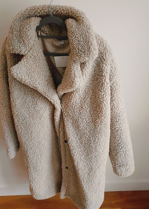 Палто HEMA ,ново с етикет.Размер M
Дължина 98см ,ширина 54см.
85лв 
Ку