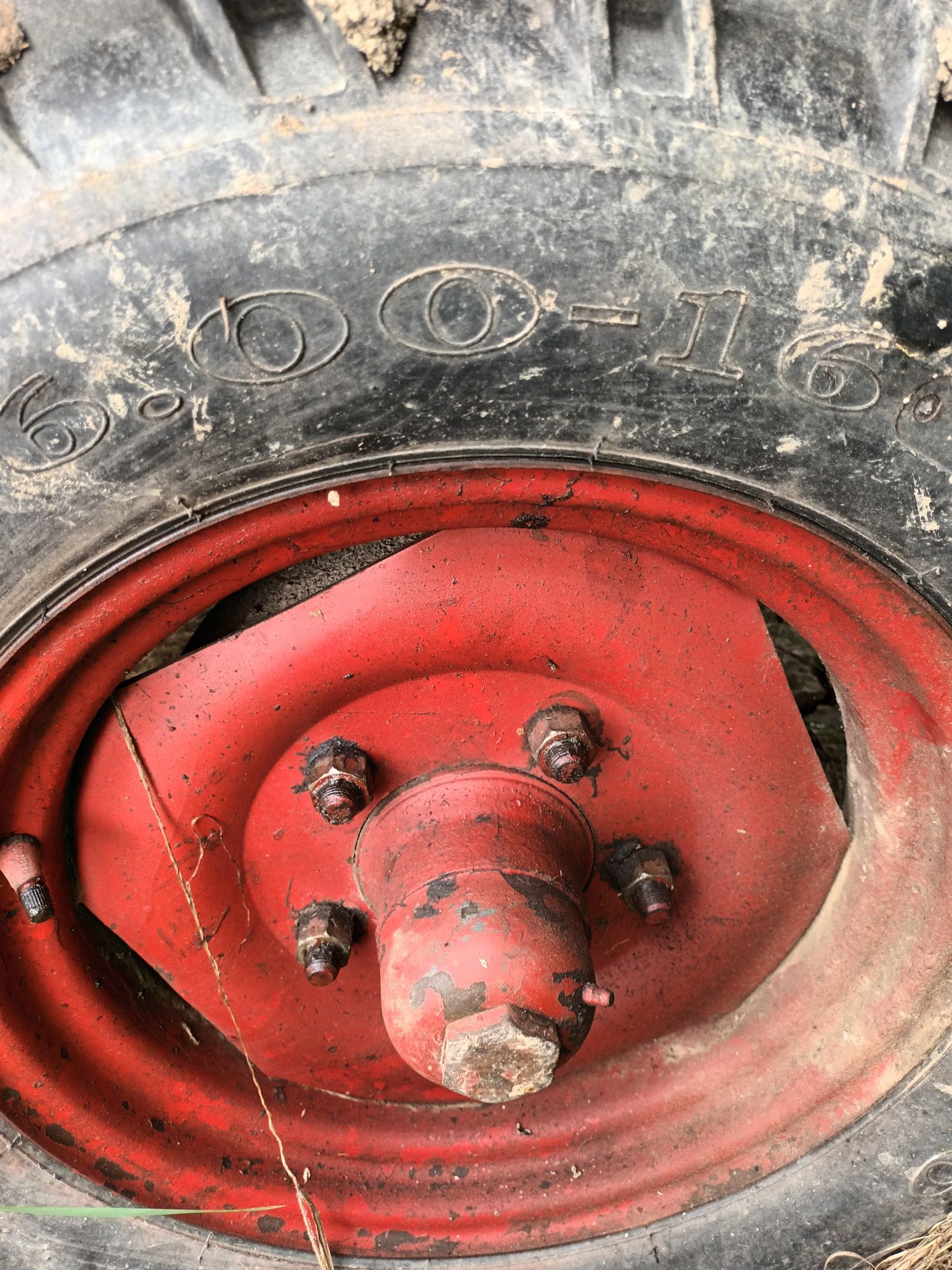 Remorca tractor basculabila