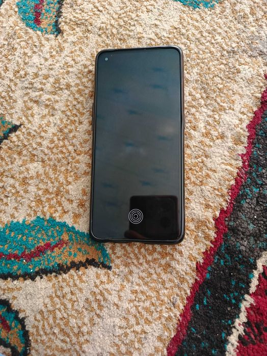 OPPO Reno 8T xolati zur