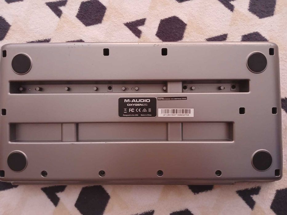 Clapa M-Audio Oxygen25 MK4 defecta