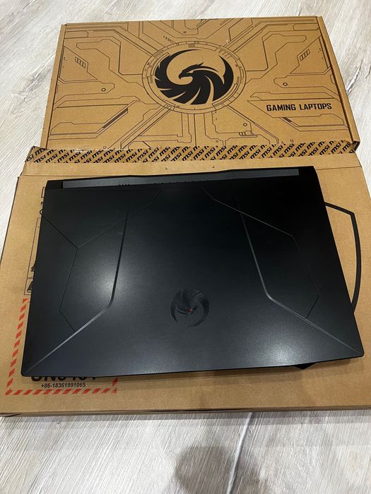 Геймърски лаптоп MSI Bravo 15 C7V