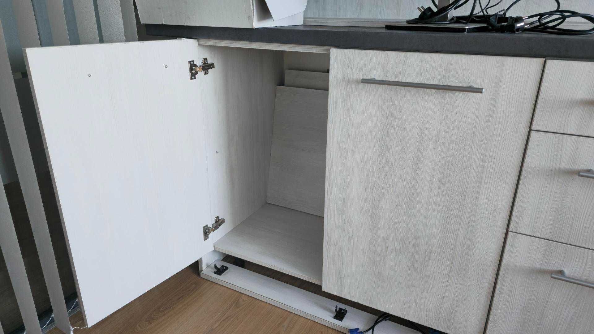 Кухненски шкафове с плот