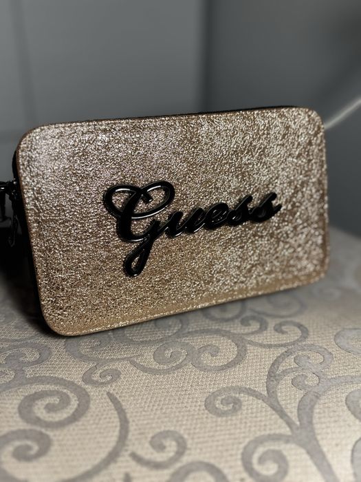 Дамска чанта Guess