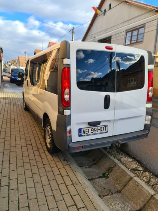 Opel Vivaro 8+1 Motor 2.5 An 2010