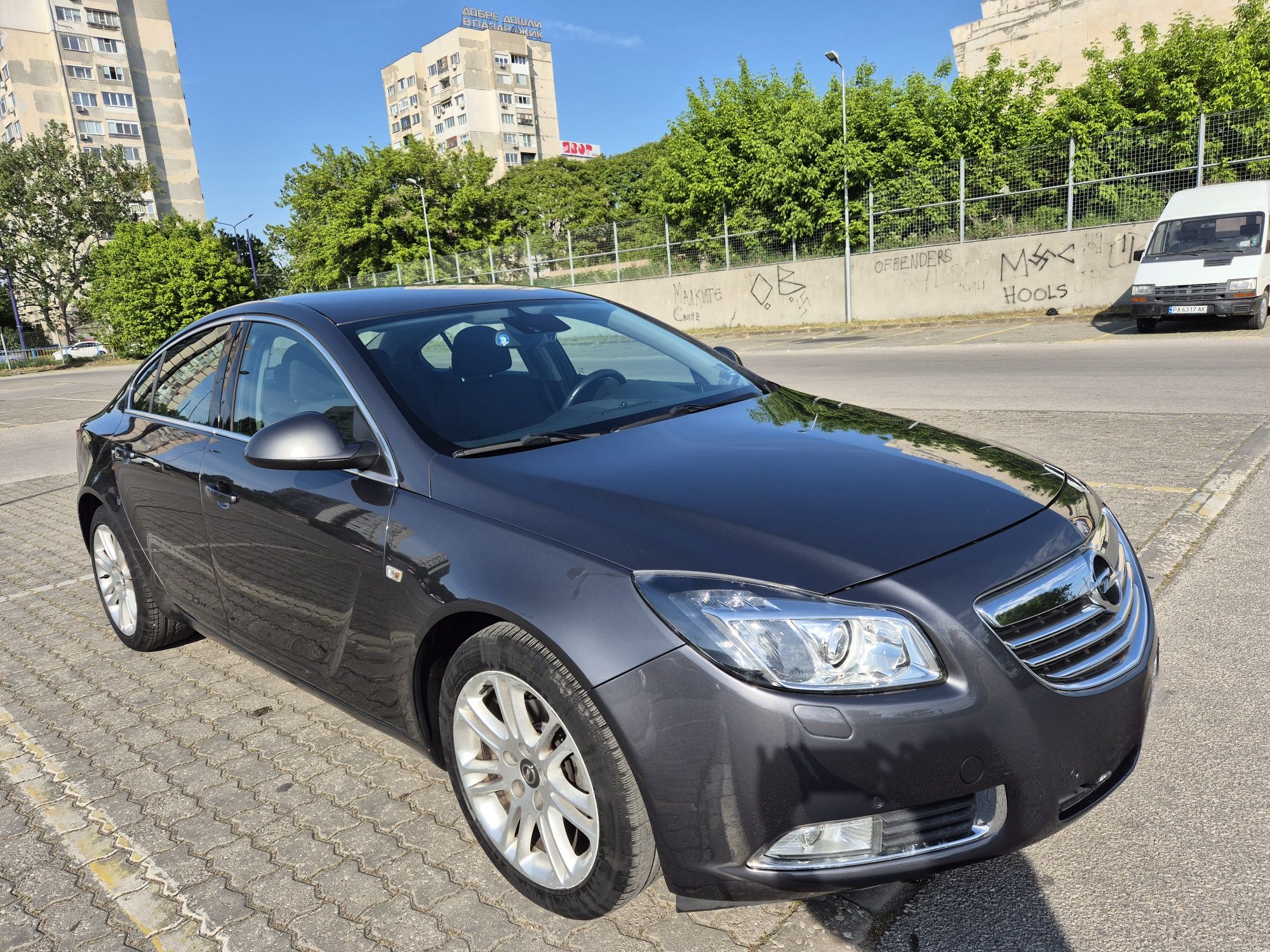 Продавам опел инсигния 160кс дизел