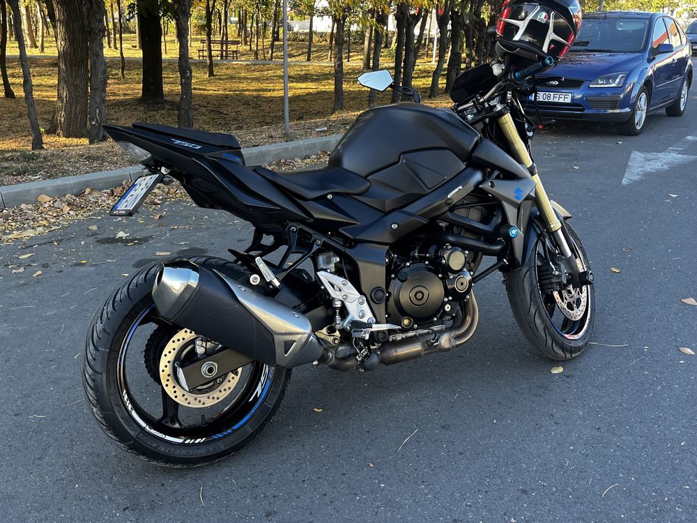 Suzuki GSR 750 2015