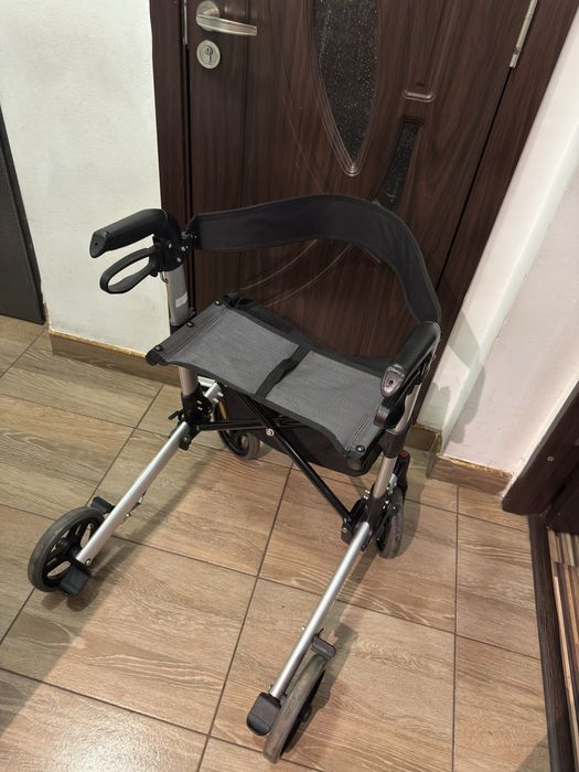 Cadru ajutator cu roti frane si sezut din aluminiu pliabil