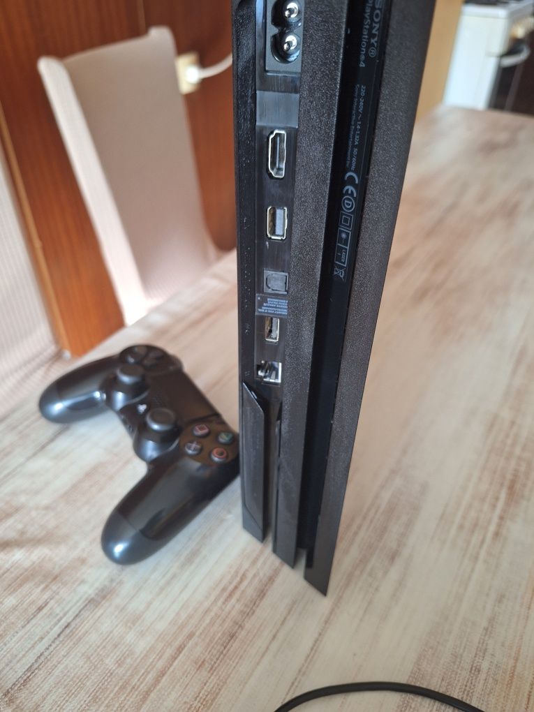 Playstation4PRO+6 игри