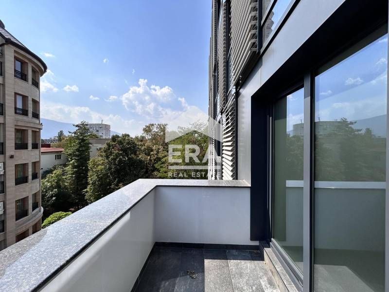 Дава се под наем Офис в София, Лозенец - 102 кв.м за 1128 € - Снимка #4