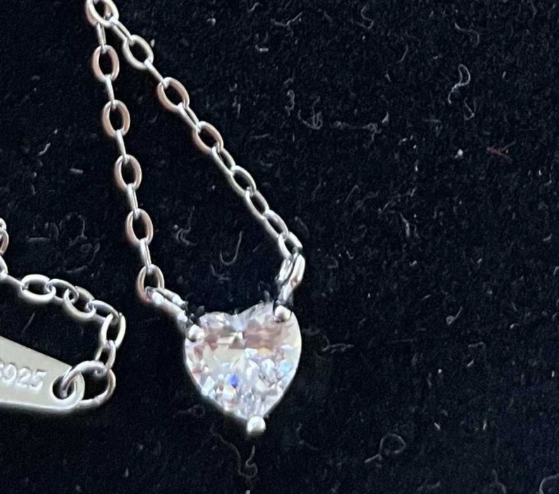 Сребърно колие Сърце с камъчета от цирконий