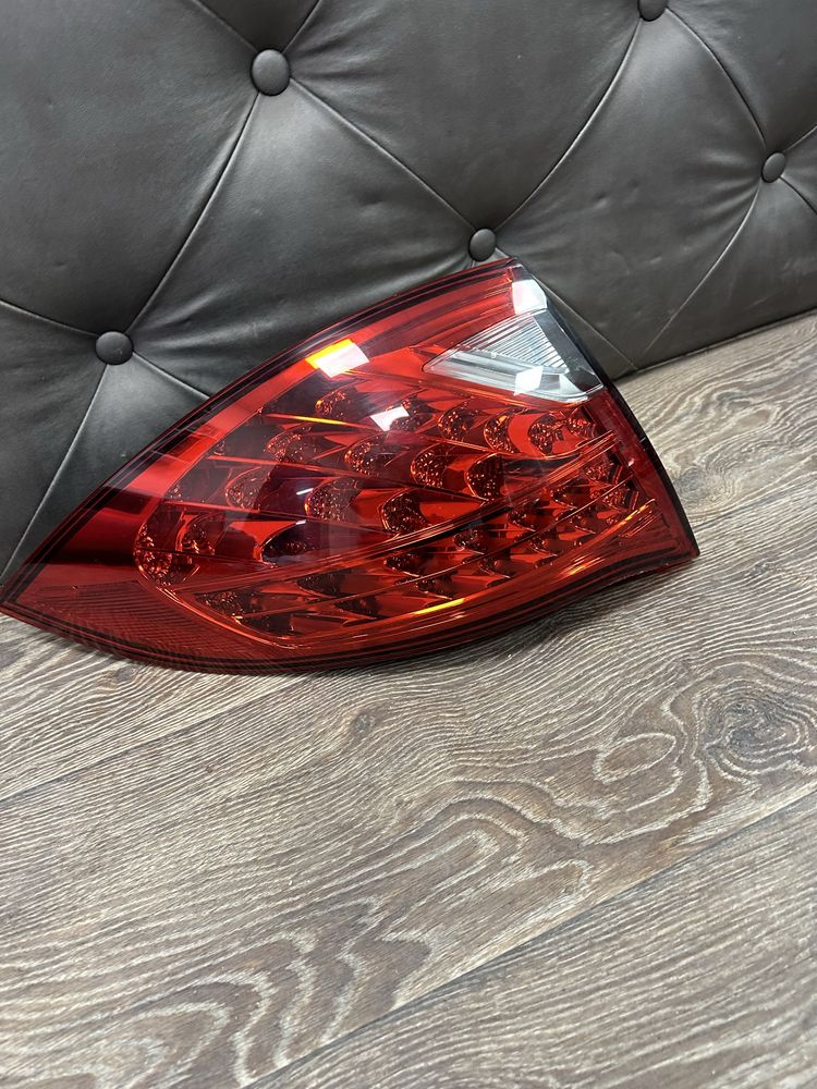 Posche Cayenne 7p стоп заден ляв